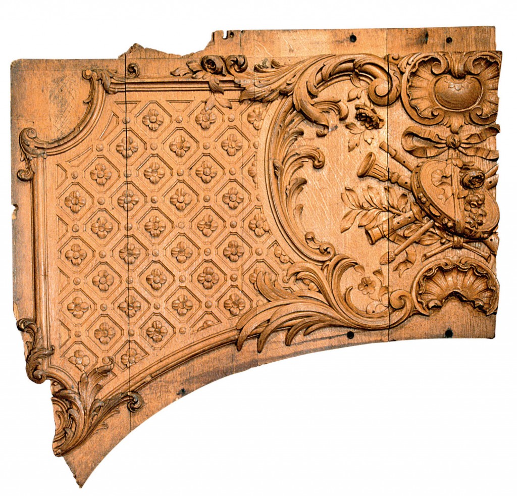 Wooden panel fragment from the first-class lounge on Titanic, c. 1911 © Maritime Museum of the Atlantic, Halifax, Nova Scotia, Canada